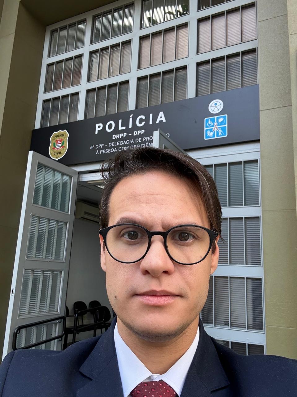 Lucas Ribeiro Arruda em ambiente relacionado a procedimento policial